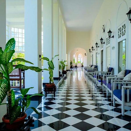 Chanakya Bnr Hotel Puri Luaran gambar