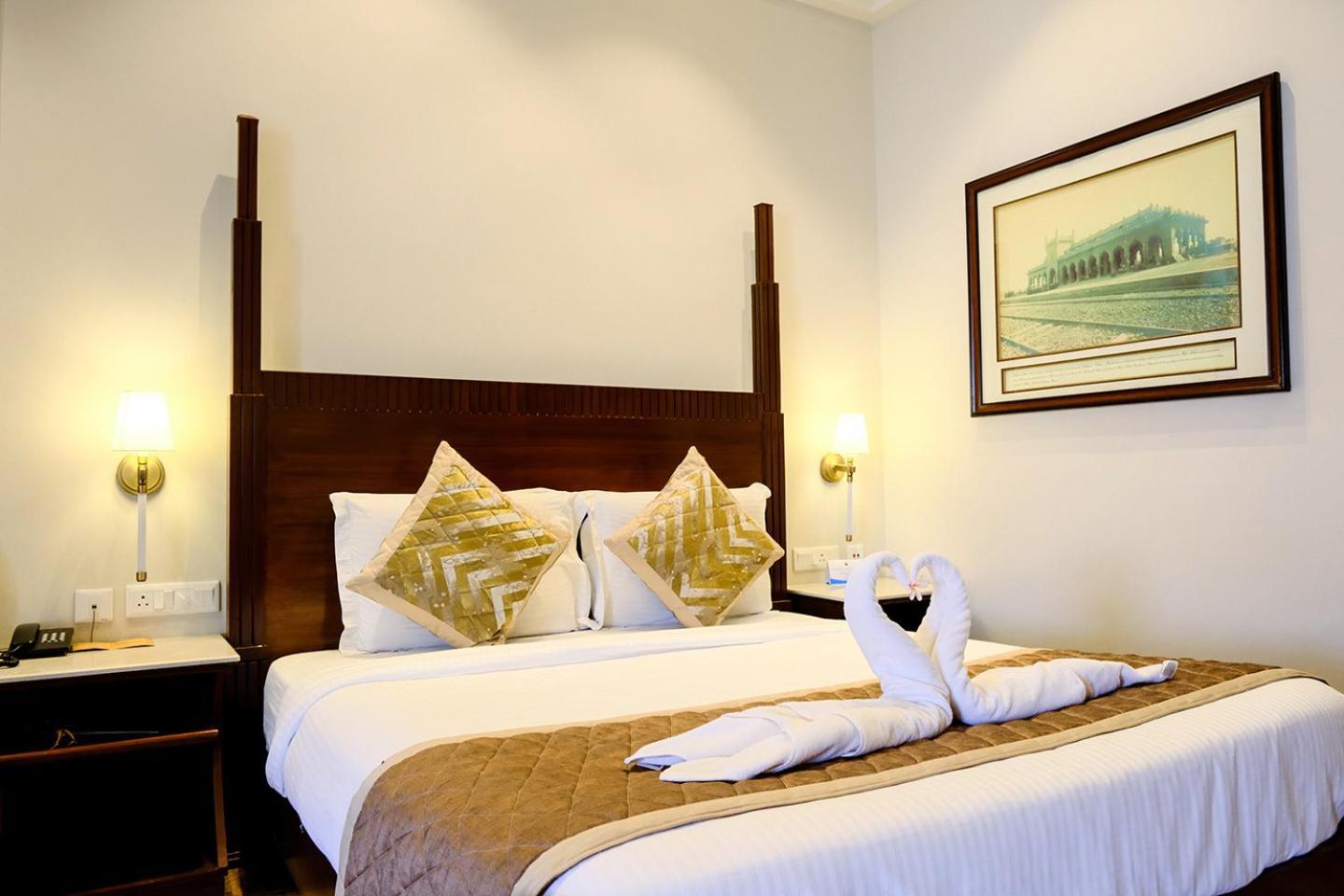 Chanakya Bnr Hotel Puri Luaran gambar