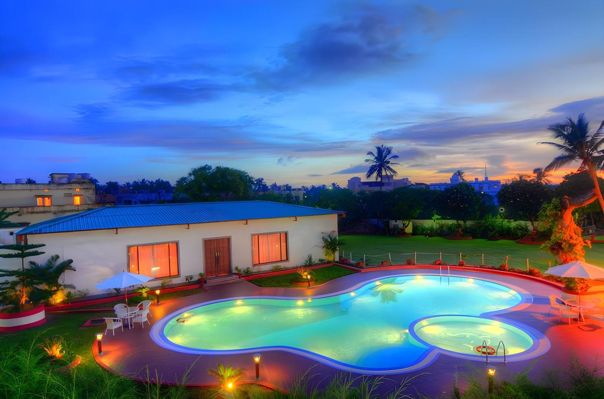 Chanakya Bnr Hotel Puri Luaran gambar