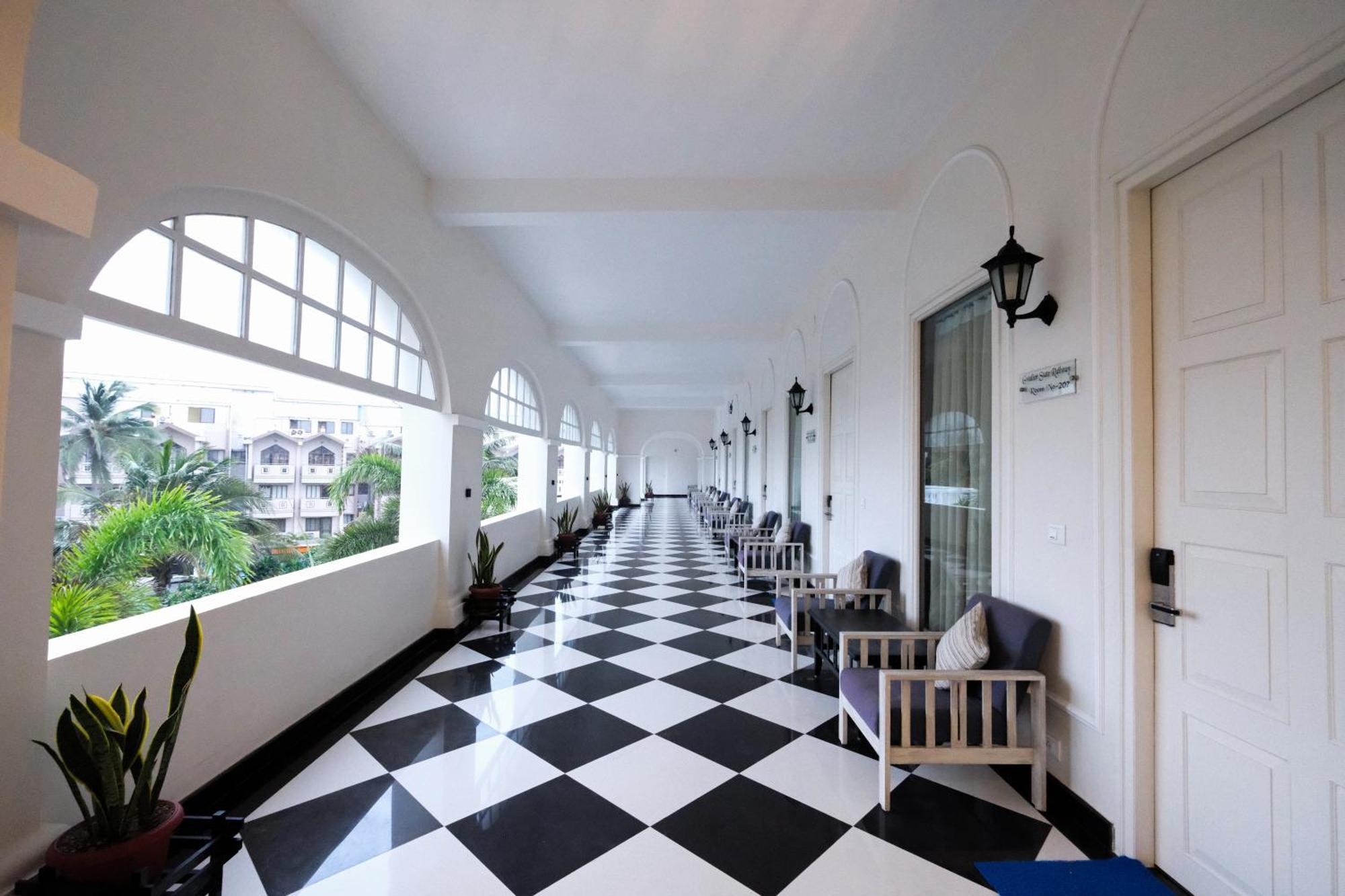 Chanakya Bnr Hotel Puri Luaran gambar
