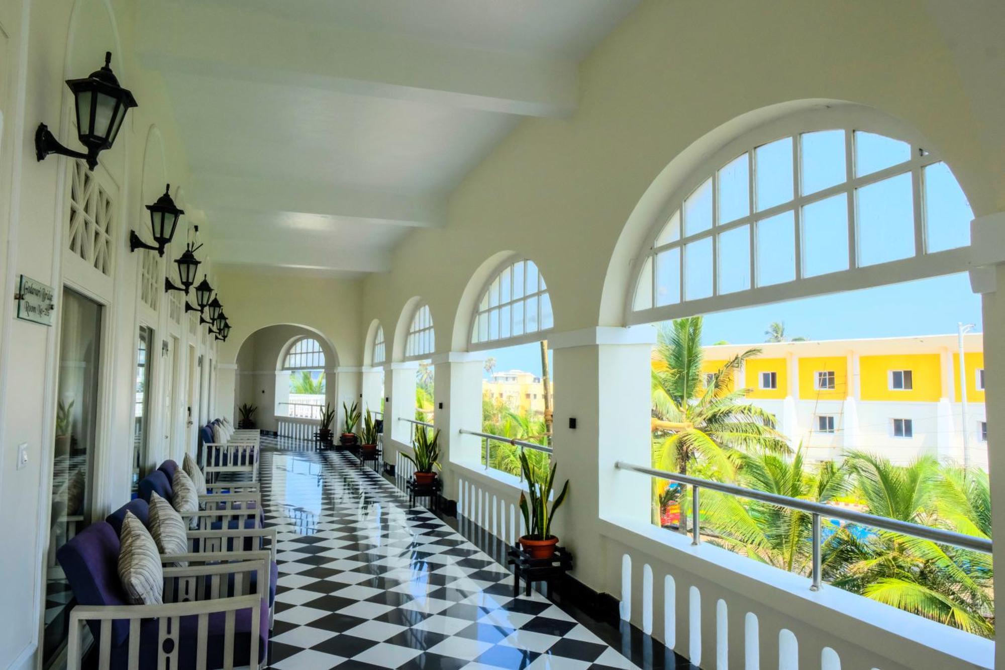 Chanakya Bnr Hotel Puri Luaran gambar