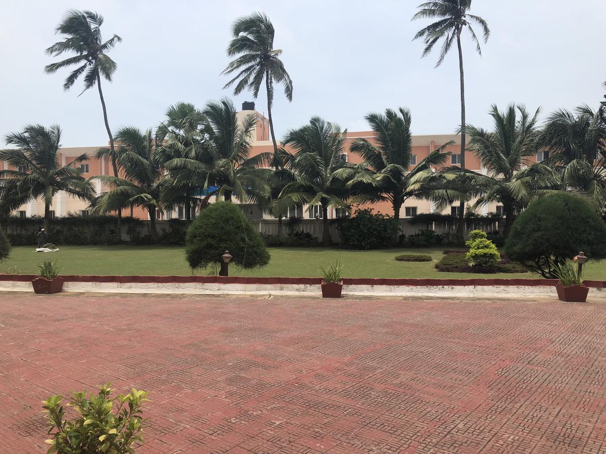 Chanakya Bnr Hotel Puri Luaran gambar